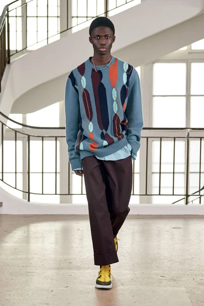Look 30